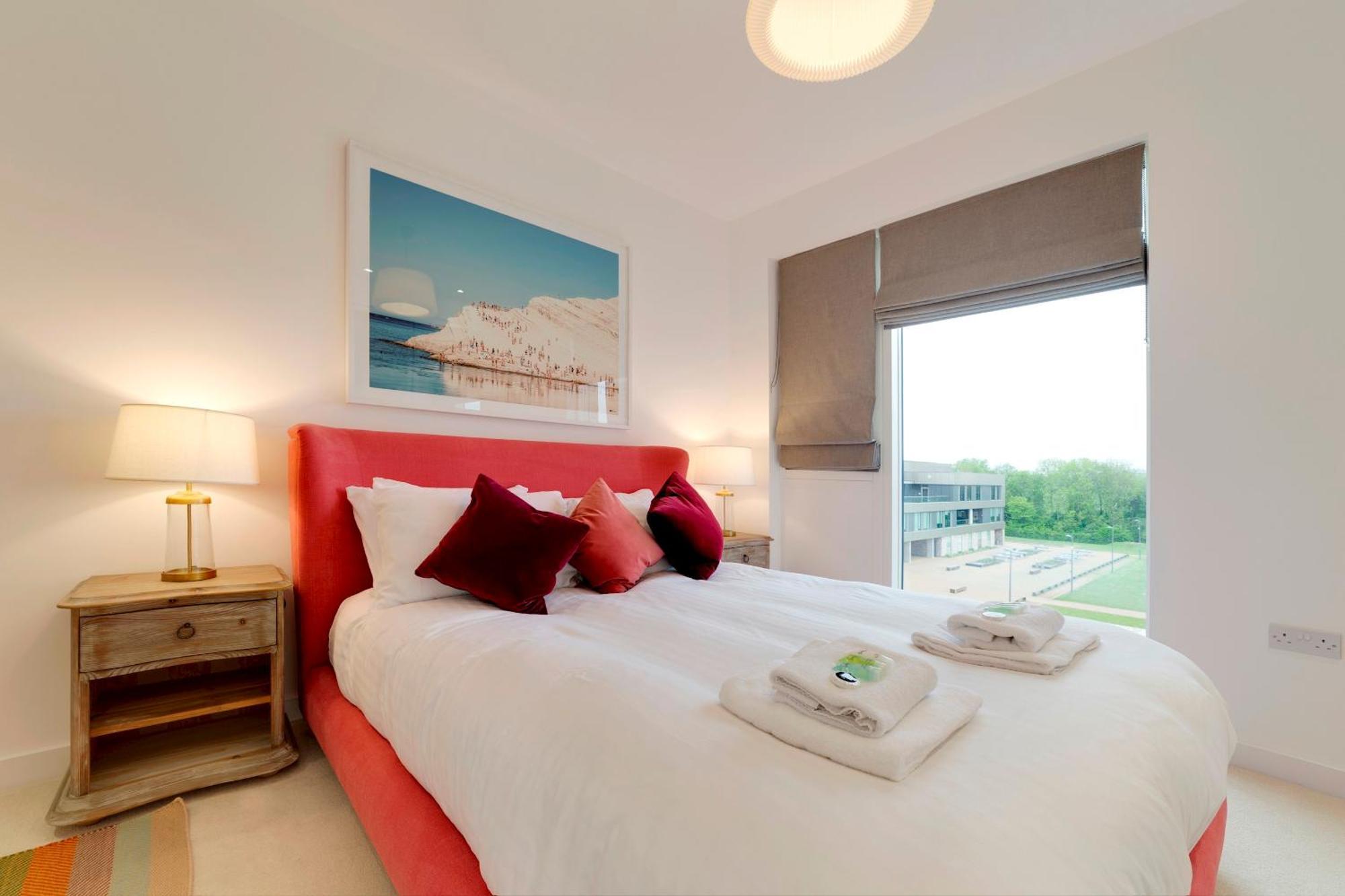 Pass The Keys Stunning And Spacious Modern Flat - Own Car Park CBG Dış mekan fotoğraf