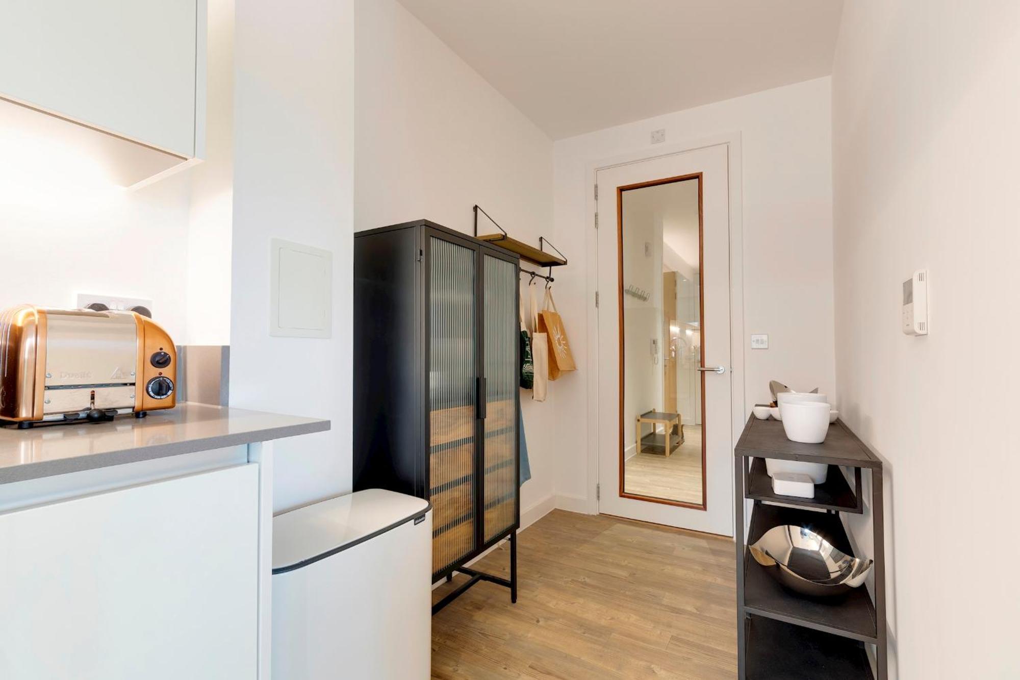 Pass The Keys Stunning And Spacious Modern Flat - Own Car Park CBG Dış mekan fotoğraf