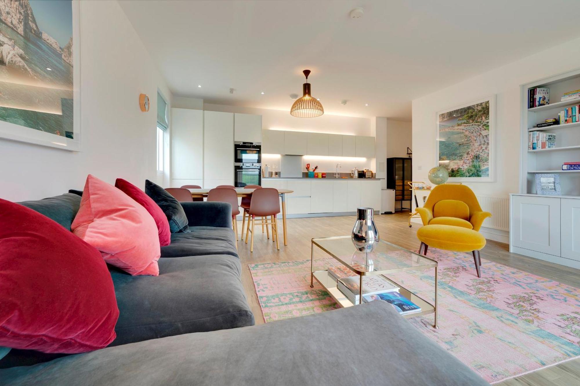 Pass The Keys Stunning And Spacious Modern Flat - Own Car Park CBG Dış mekan fotoğraf