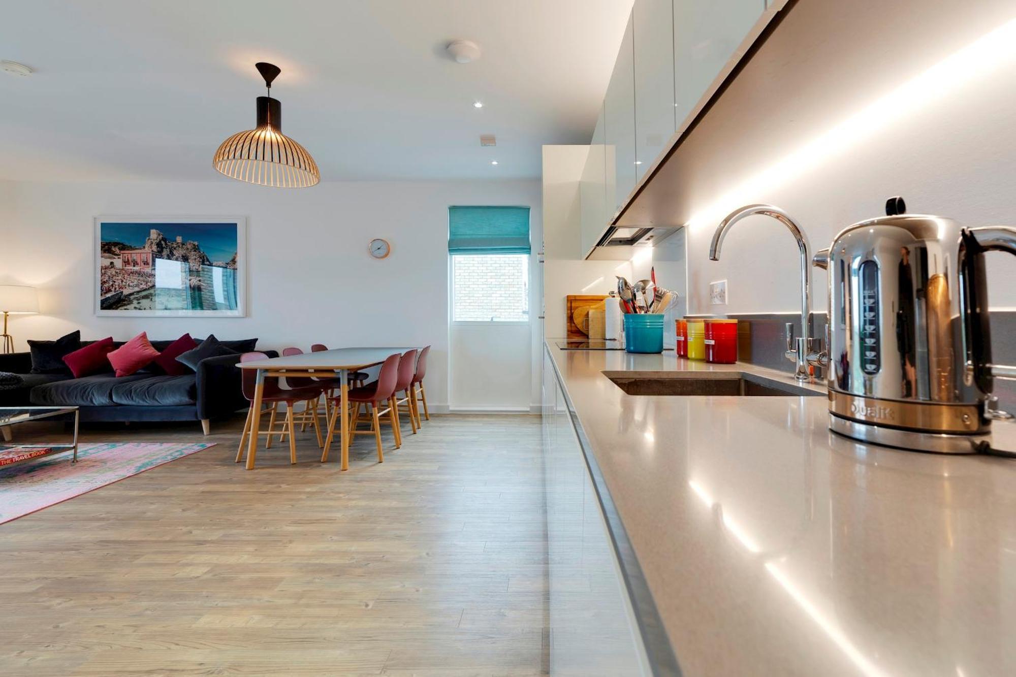 Pass The Keys Stunning And Spacious Modern Flat - Own Car Park CBG Dış mekan fotoğraf